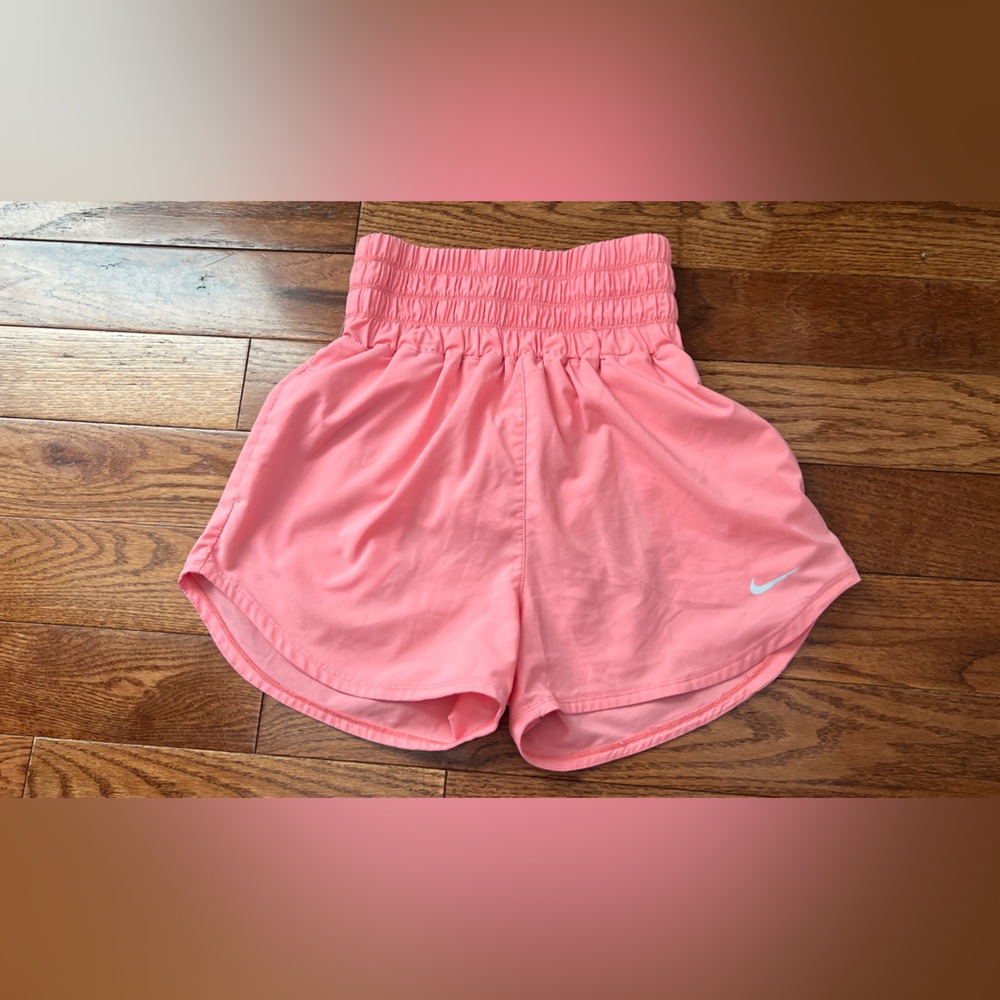 NIKE One Womens Dri-FIT Ultra high-Waisted 3 Brief Lined Shorts Sz XS